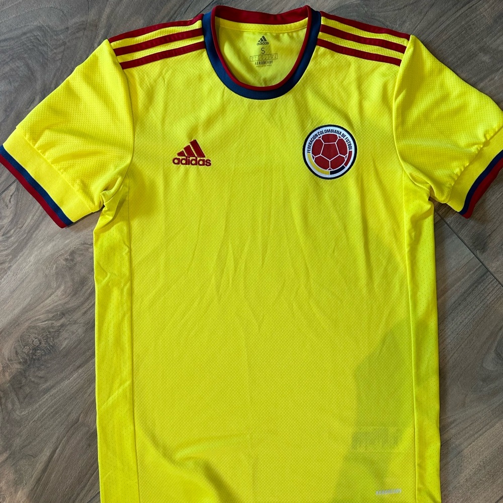 Adidas Yellow and Red Colombia Soccer Jersey S